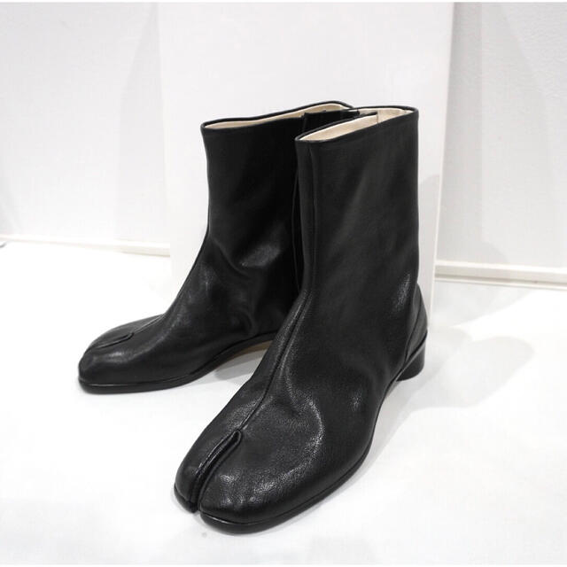 Maison Martin Margiela(マルタンマルジェラ)の【新品】21ss MaisonMargiela Tabi 40 3cmヒール 黒 メンズの靴/シューズ(ブーツ)の商品写真
