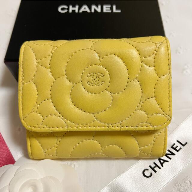 CHANEL シャネル　カメリア三つ折り財布