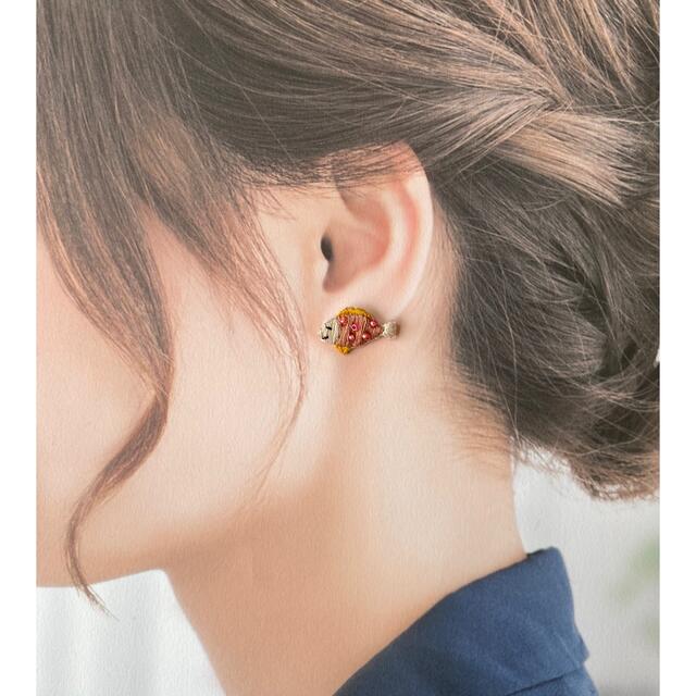 刺繍ピアス　#66 ハンドメイドのアクセサリー(ピアス)の商品写真