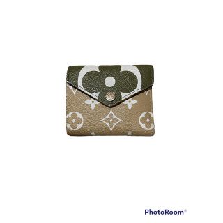 ルイヴィトン(LOUIS VUITTON)のVUITTON ジャイアントモノグラムコンパクト折り財布(財布)