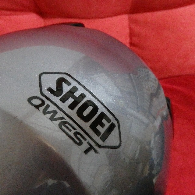 【SHOEI】 QWEST フルフェイスヘルメット　Lサイズ　シルバー 自動車/バイクのバイク(ヘルメット/シールド)の商品写真