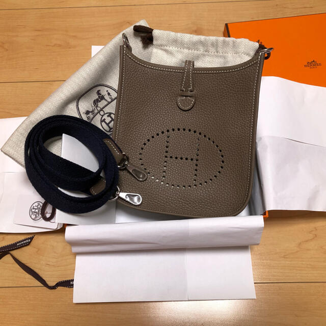 Hermes(エルメス)の【新品未使用】ミニエブリン　エトゥープ　シルバー金具 レディースのバッグ(ショルダーバッグ)の商品写真