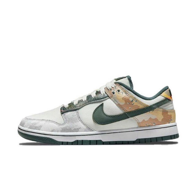 NIKE DUNK LOW SE "SAIL MULTI CAMO"