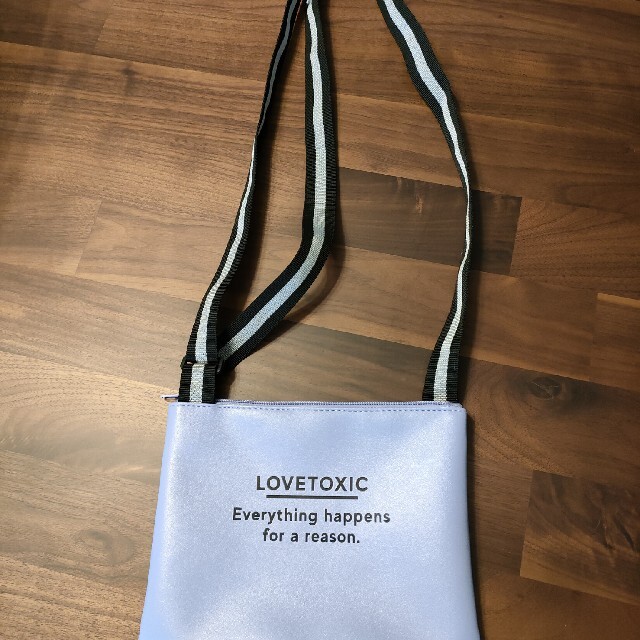 lovetoxic(ラブトキシック)のラブトキシックポシェット キッズ/ベビー/マタニティのこども用バッグ(ポシェット)の商品写真