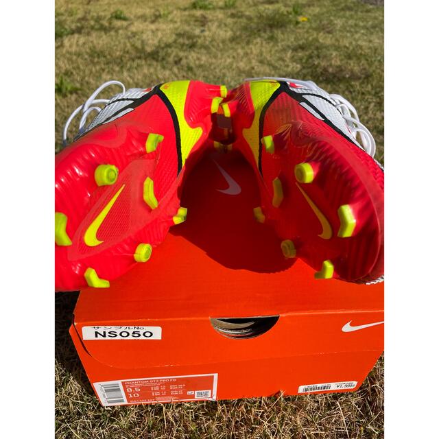 NIKE(ナイキ)のNIKE Phantom サッカースパイク　26.5cm ナイキ　ファントム スポーツ/アウトドアのサッカー/フットサル(シューズ)の商品写真