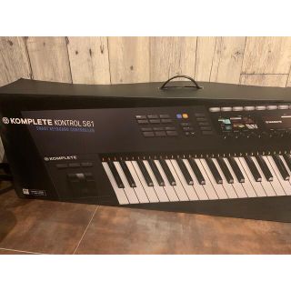 美品　komplete kontrol s61 mk2(MIDIコントローラー)