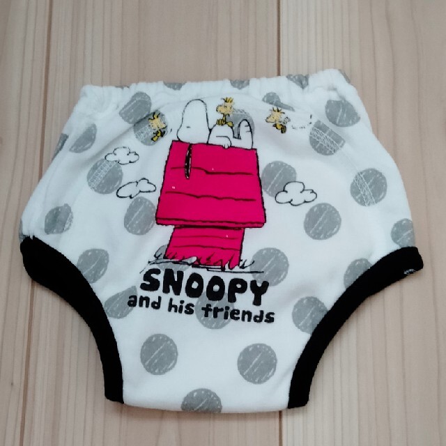 SNOOPY(スヌーピー)のトレーニングパンツ　スヌーピー　95 キッズ/ベビー/マタニティのおむつ/トイレ用品(トレーニングパンツ)の商品写真