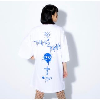 春新作! TRAVAS TOKYO トラバストーキョー クマTシャツ 白青 同時購入品 ラス1❤新品未使用♡トラバストーキョー♡フロントクマVネックビッグTシャツ♡白 Tシャツ/カットソー(半袖/袖なし)
