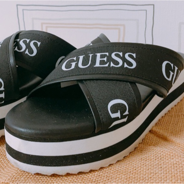 GUESS(ゲス)のGUESS サンダル　ひーこ様専用 レディースの靴/シューズ(サンダル)の商品写真