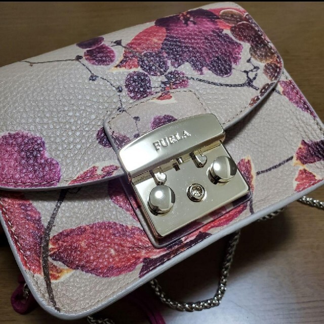 【になる】 Furla - FURURA フルラ ニコライバーグマンメトロポリスの通販 by あみ's shop｜フルラならラクマ しくお