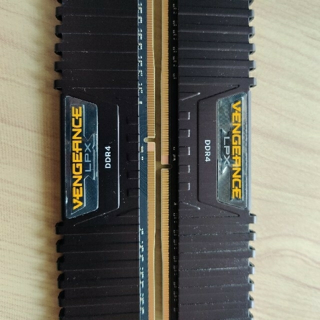 CORSAIR　デスクトップpcメモリー8GB×2 DDR4 3200MHz