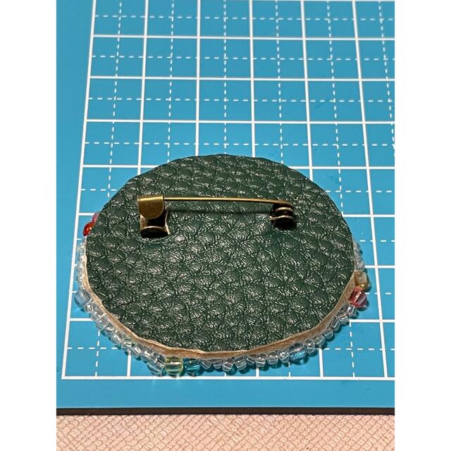 刺繍ブローチ　シャボン玉　〈ねこちゃんブローチ〉 ハンドメイドのアクセサリー(コサージュ/ブローチ)の商品写真