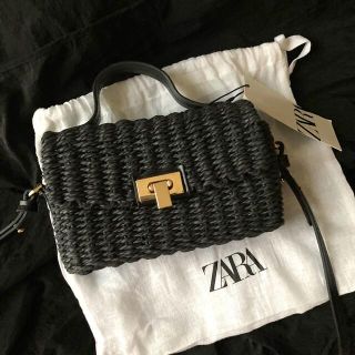 ザラ(ZARA)の【未使用品】ZARA ウーブンボックスクロスボディ カゴバッグ ブラック(かごバッグ/ストローバッグ)