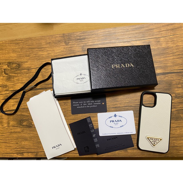 PRADA(プラダ)のゲリラ　値下げ！！！PRADA iPhone12 miniケース スマホ/家電/カメラのスマホアクセサリー(iPhoneケース)の商品写真