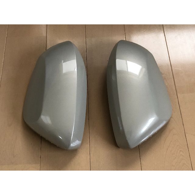 トヨタ(トヨタ)の新型アクア AQUA MXPK純正ドアミラーカバー(ベージュ)左右セット 自動車/バイクの自動車(車種別パーツ)の商品写真