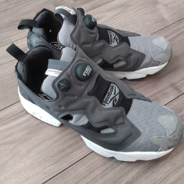 Reebok(リーボック)のReebokインスタポンプフューリー TECH/Black/Grey　26cm メンズの靴/シューズ(スニーカー)の商品写真