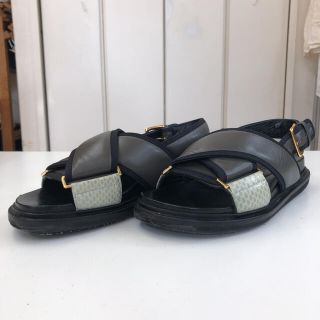 マルニ(Marni)のMARNI フスベット レザーサンダル(36)(サンダル)