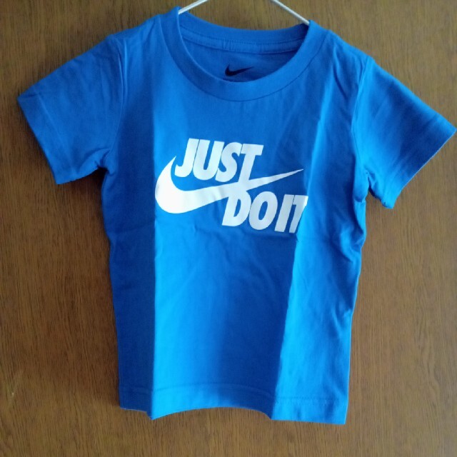 NIKE(ナイキ)のナイキ　Tシャツ　3T　未使用 キッズ/ベビー/マタニティのキッズ服男の子用(90cm~)(Tシャツ/カットソー)の商品写真