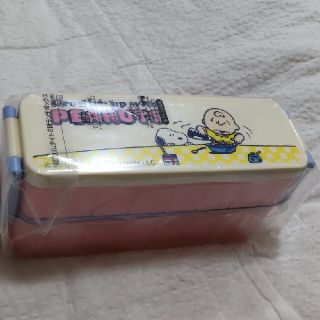 新品　Skater　SNOOPY&チャーリーブラウン柄2段スリムピンク色弁当箱(弁当用品)