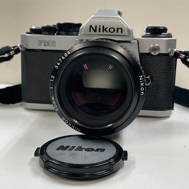Nikon(ニコン)のNikon FM2 フィルムカメラ レンズ3本 ストロボ 付属品あり スマホ/家電/カメラのカメラ(フィルムカメラ)の商品写真