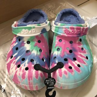 クロックス(crocs)のタグ付新品未使用完売品タイダイクロックス Baya Lined Tie-Dye(サンダル)