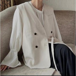 ザラ(ZARA)のjacket best cream(ベスト)