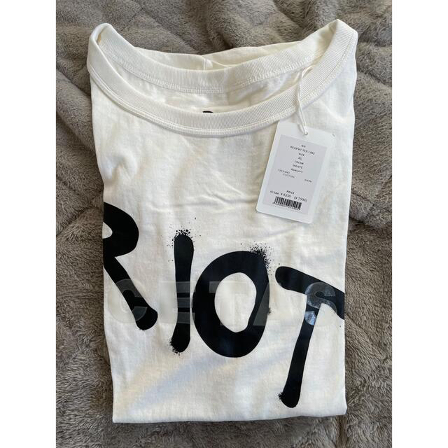 FACETASM(ファセッタズム)のRIOT ファセッタズム ライオット ロゴ Tシャツ XL メンズのトップス(Tシャツ/カットソー(半袖/袖なし))の商品写真