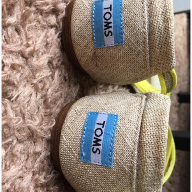 TOMS(トムズ)の最終値下げしました。TOMS サンダル　8.5 レディースの靴/シューズ(サンダル)の商品写真