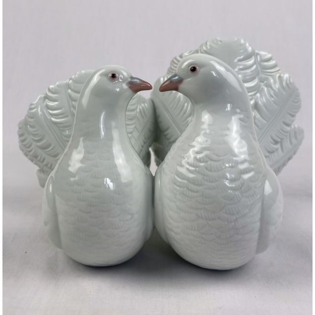 別倉庫からの配送 美品 LLADRO リヤドロ 1169 つがいの鳩 フィギュリン