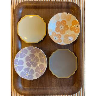 タチキチ(たち吉)の未使用　たち吉 浅鉢 と DEUXMERCI の小皿　４枚セット(食器)