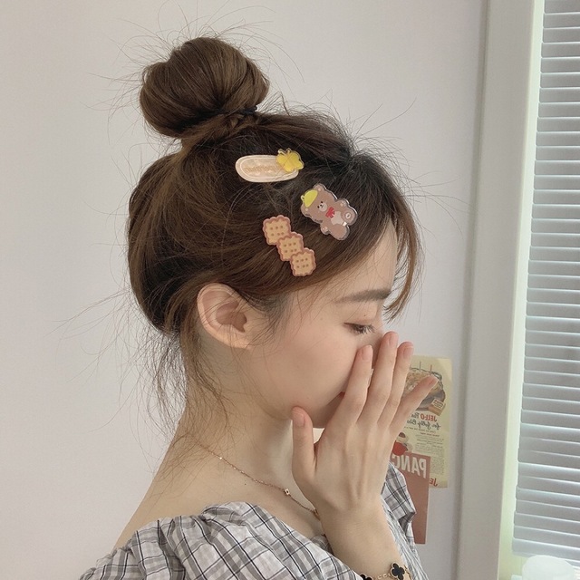 アクセサリー　ヘアクリップ　髪飾り　キッズ　　ヘアピン　熊前髪 キッズ/ベビー/マタニティのこども用ファッション小物(その他)の商品写真