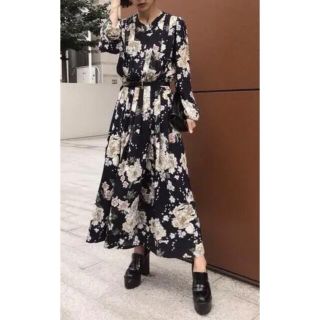 アメリヴィンテージ(Ameri VINTAGE)のAMERI BLOSSOM PLEATS DRESS (ロングワンピース/マキシワンピース)