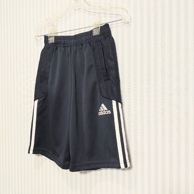 adidas(アディダス)のりかさま専用   adidas アディダス  ハーフパンツ 140   送料無料 キッズ/ベビー/マタニティのキッズ服男の子用(90cm~)(パンツ/スパッツ)の商品写真