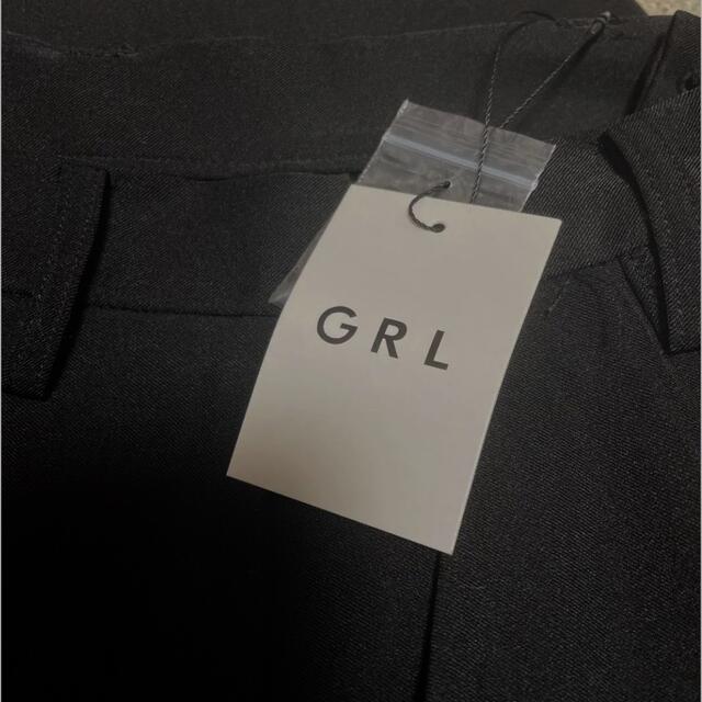 GRL(グレイル)のタグ付き 新品未使用品 GRL センタープレスストレートパンツ レディースのパンツ(カジュアルパンツ)の商品写真