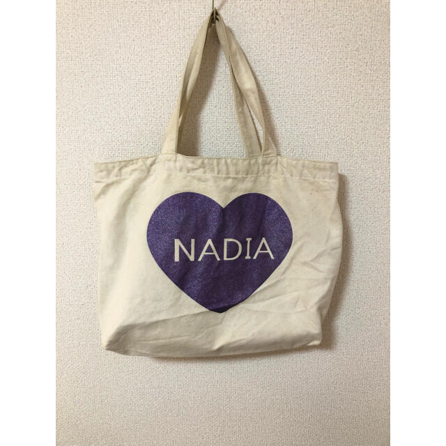 NADIA(ナディア)のNADIA ハート　トートバッグ レディースのバッグ(トートバッグ)の商品写真