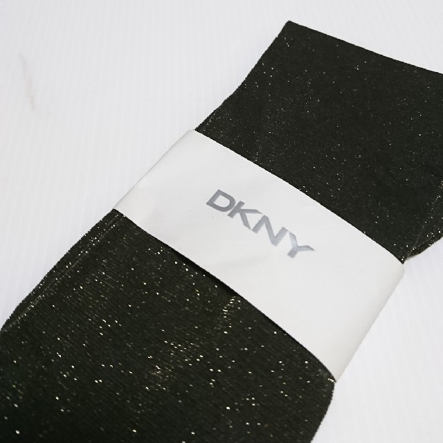 DKNY(ダナキャランニューヨーク)のDKNY 22~24cm 膝下ソックス 靴下 ロング丈 ラメ チャコールグレー レディースのレッグウェア(ソックス)の商品写真