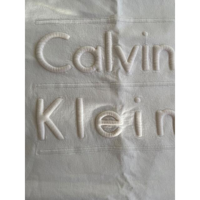Calvin Klein(カルバンクライン)のカルバンクライン　ロゴ　白Tシャツ レディースのトップス(Tシャツ(半袖/袖なし))の商品写真