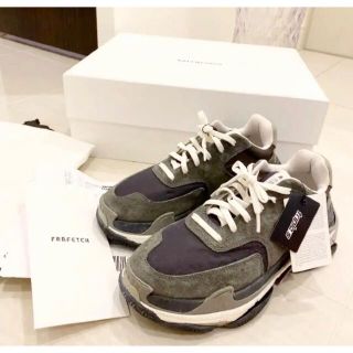 バレンシアガ(Balenciaga)の【新品】完売品 バレンシアガ トリプルs ダッドスニーカー 41 グリ グレー(スニーカー)