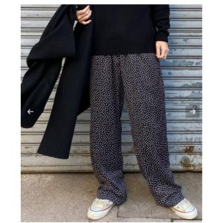 ジャーナルスタンダード(JOURNAL STANDARD)のjournal standard luxe ランダムドット イージーパンツ(カジュアルパンツ)