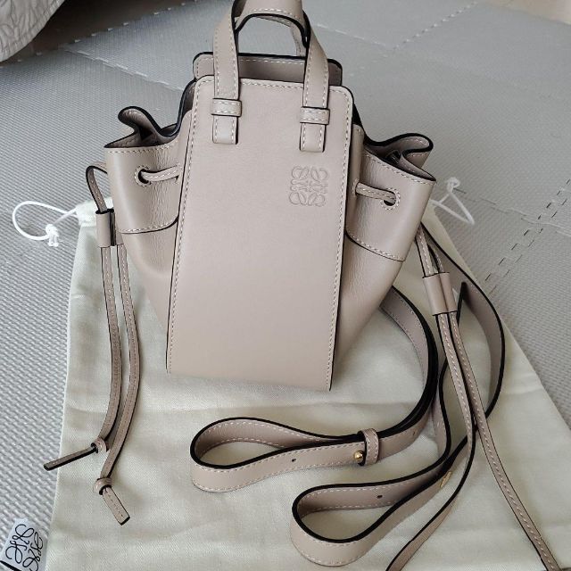 送料0円】 LOEWE - LOEWE ロエベ ハンモック ミニ ショルダーバッグ