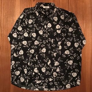 ウィゴー(WEGO)のWEGO 花柄 シャツ M(シャツ)