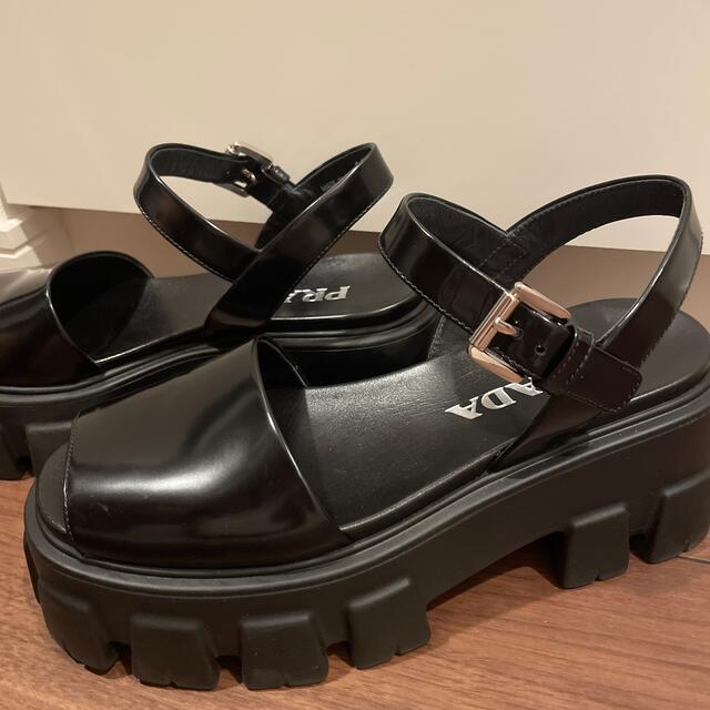 PRADA プラダ モノリス ブラッシュドレザーサンダル-