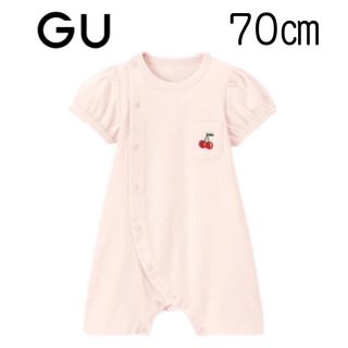 ジーユー(GU)の【新品未使用】GU BABY カバーオール (半袖・チェリー) 70(カバーオール)