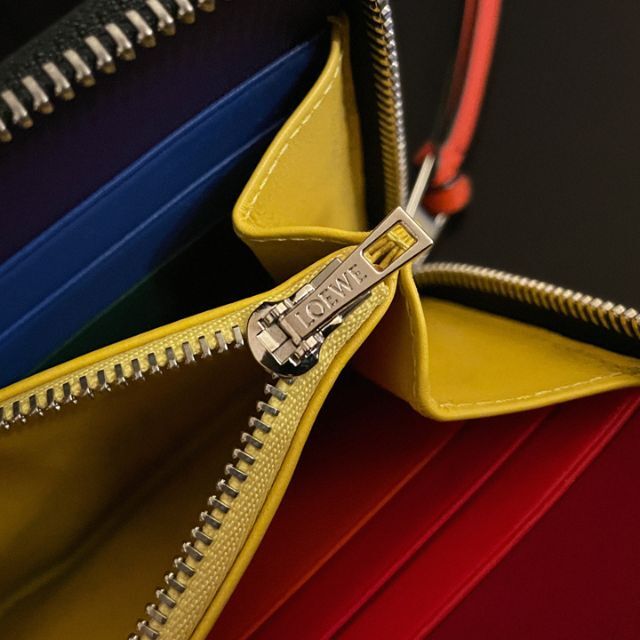 LOEWE(ロエベ)のLOEWE × rainbow wallet レディースのファッション小物(財布)の商品写真
