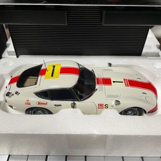 未展示品オートアート1/18トヨタ2000GT 24 HRS FUJI 1967の通販 未展示品オートアート1/18トヨタ2000GT 24 HRS FUJI 1967の通販