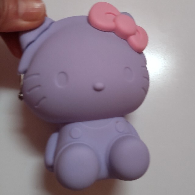キティちゃん　シリコンミニポーチ2点セット エンタメ/ホビーのおもちゃ/ぬいぐるみ(キャラクターグッズ)の商品写真