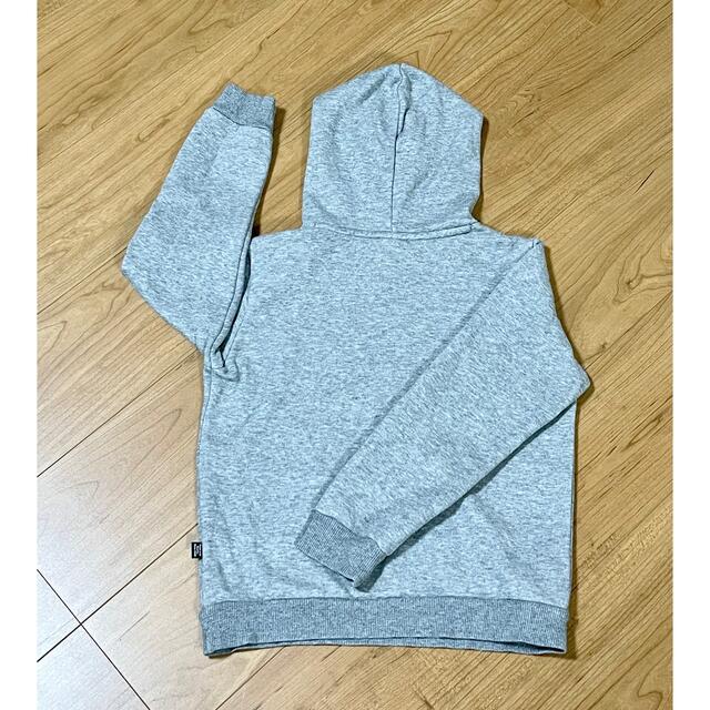 PUMA(プーマ)のPUMA プーマ　パーカー　サイズ130  グレー キッズ/ベビー/マタニティのキッズ服男の子用(90cm~)(ジャケット/上着)の商品写真