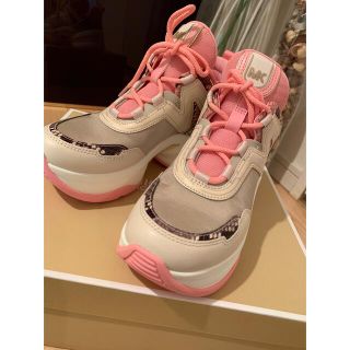 マイケルコース(Michael Kors) ピンク スニーカー(レディース)の通販