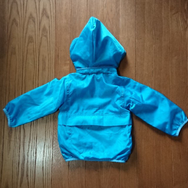 折り畳みナイロンパーカー キッズ/ベビー/マタニティのキッズ服男の子用(90cm~)(ジャケット/上着)の商品写真