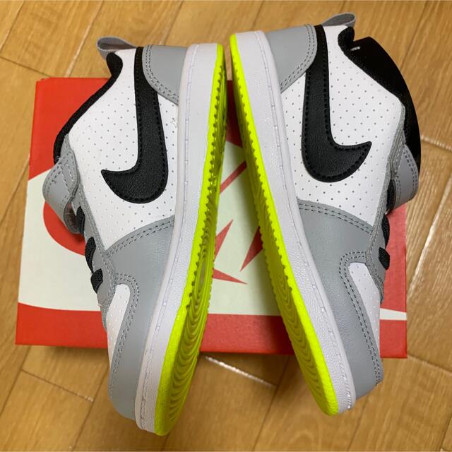 NIKE(ナイキ)のナイキ　コート　バーロウ　スニーカー キッズ/ベビー/マタニティのキッズ靴/シューズ(15cm~)(スニーカー)の商品写真